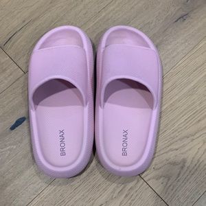 Pillow slippers size 37/38